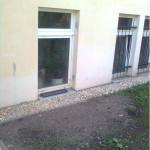 Feiks & Ingenieure KG - Betonpflaster aufgenommen, Borden neu versetzt, Pflaster und Platten für Sitzgruppe neu verlegt, Kies geliefert und aufgefüllt.